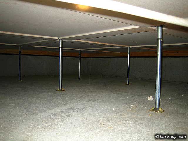 1F床下の様子。新築だけあってすごくキレイ