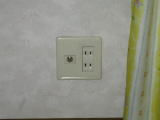 3F洋室3のコンセント部