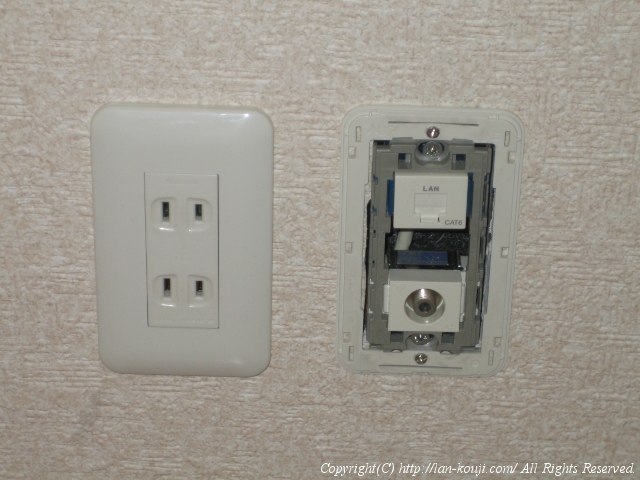 取付枠に装着して壁に固定