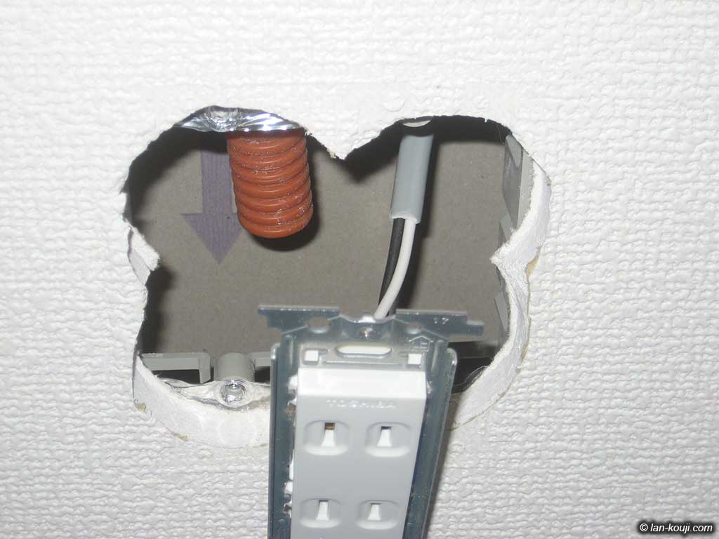配線器具を外したところ